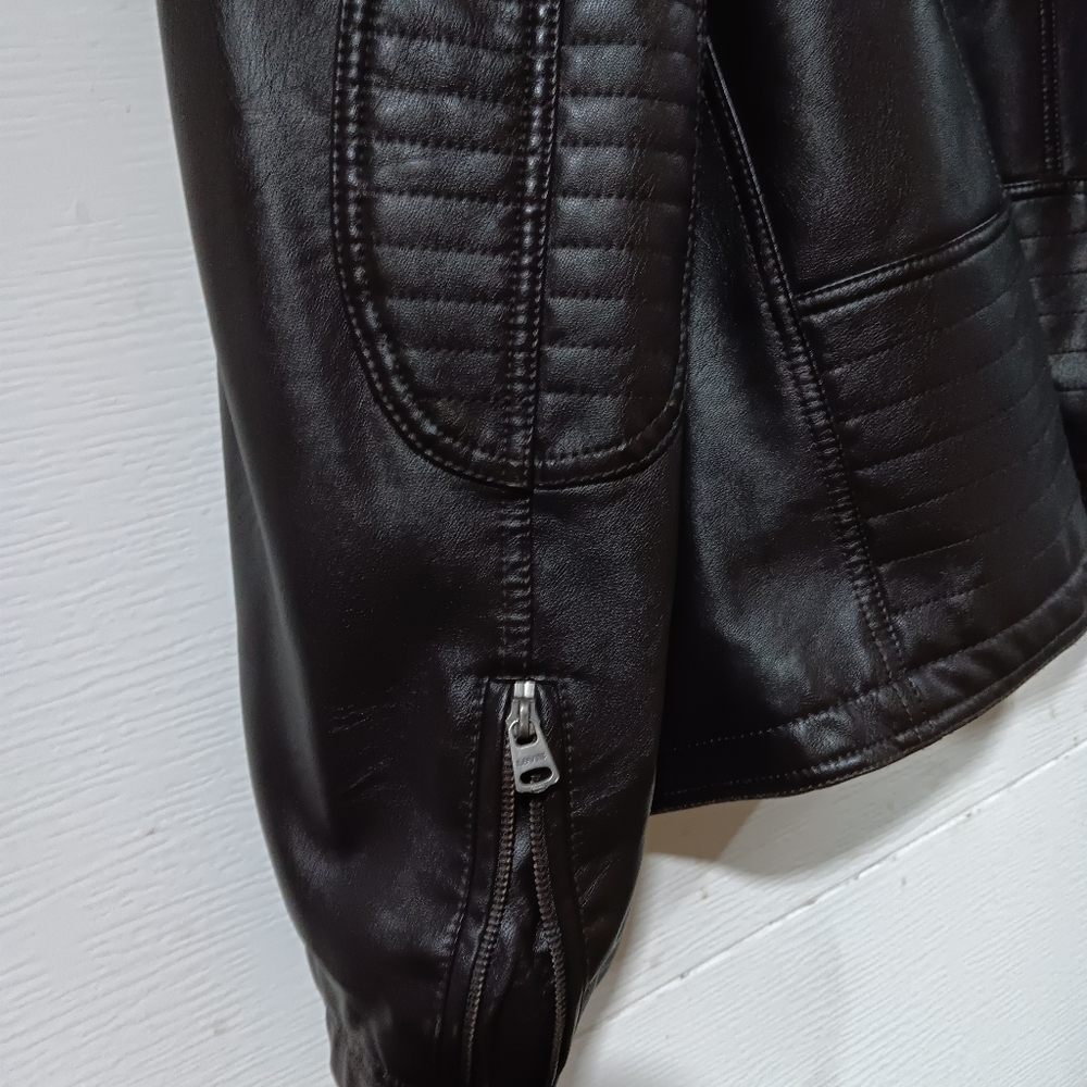 Levi Jacket - Picture 4 of 6